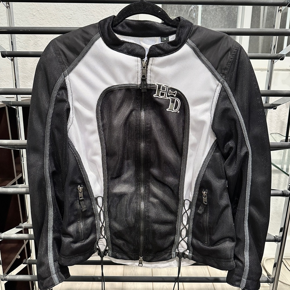 Women’s medium Harley Davidson jacket with removable/wearable liner